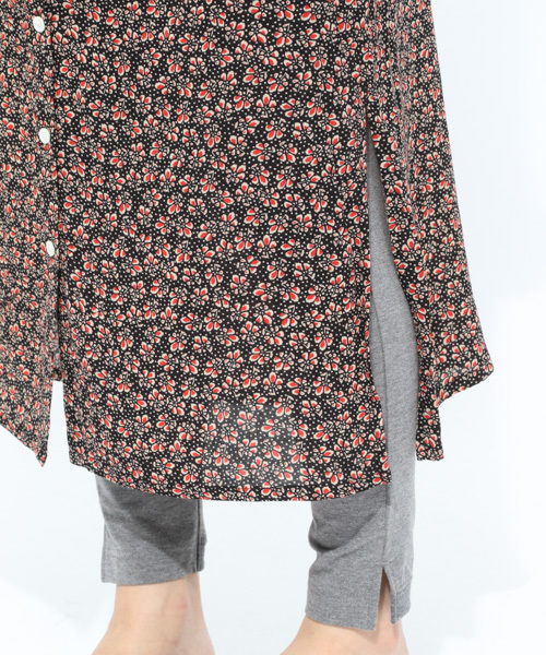 LAKOLE(ラコレ)の「フロントボタンフローラルワンピース / LAKOLE(ワンピース・レディース・ボルドー/ブラック・SMALL/MEDIUM)」の10枚目の写真