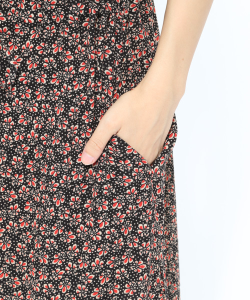 LAKOLE(ラコレ)の「フロントボタンフローラルワンピース / LAKOLE(ワンピース・レディース・ボルドー/ブラック・SMALL/MEDIUM)」の14枚目の写真