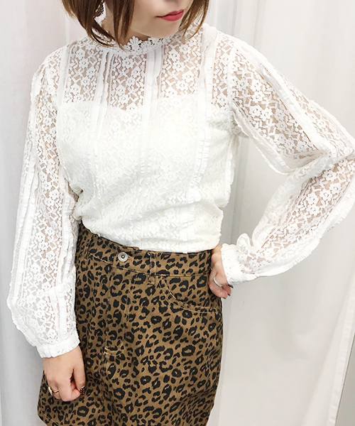 apres jour（アプレジュール）の「レースハイネック袖ボリュームブラウス【ZOZOTOWN限定アイテム】（シャツ/ブラウス・レディース・ブラック/オフホワイト・フリー）」の6枚目の写真