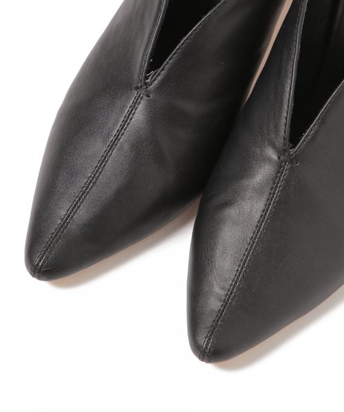 PAGEBOY(ページボーイ)の「Vカットパンプス(パンプス・レディース・ブラック/パープル/ホワイト・SMALL/MEDIUM/LARGE)」の14枚目の写真