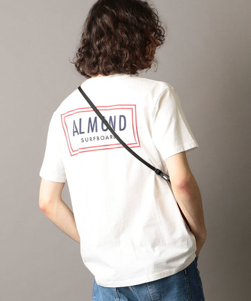 SHIPS JET BLUE(シップスジェットブルー)の「ALMOND SURF:プリントTシャツ(Tシャツ/カットソー・メンズ・ホワイト/ブラック/ネイビー/グレー/マスタード・MEDIUM/LARGE/X-LARGE)」の1枚目の写真