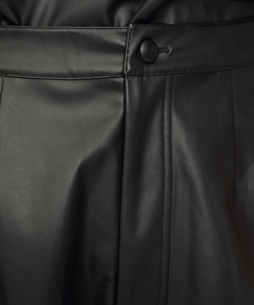 i(アイ)の「合皮サルエル風パンツ(その他パンツ・レディース・ホワイト/ブラック・FREE)」の6枚目の写真