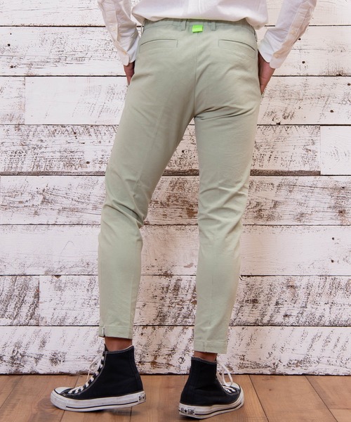 #Re:room URBAN BEACH CLUB（リルームアーバンビーチクラブ）の「コットンスリムスラックス（スラックス・メンズ・ブルー/グリーン/ベージュ・MEDIUM/LARGE/SMALL）」の8枚目の写真