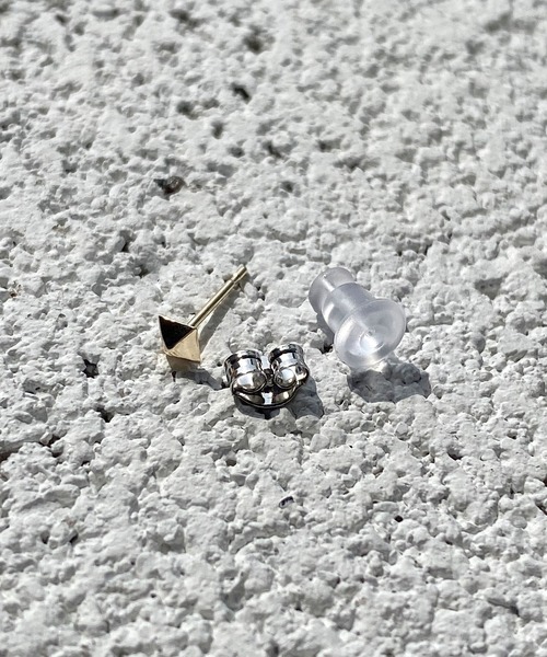 Pledge(プレッジ)の「《Pledge(プレッジ)》K10 スタッズピアス(ピアス(片耳用)・レディース・ゴールド系その他/ゴールド系その他2/ゴールド系その他3・FREE)」の2枚目の写真