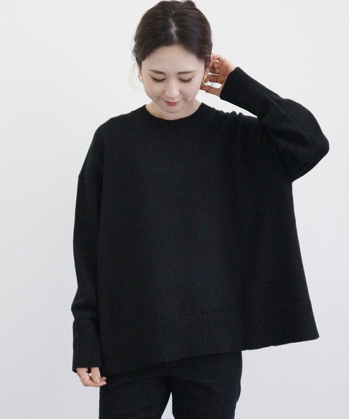 AMERICAN HOLIC（アメリカンホリック）の「フロントスリットクルーネックニットプルオーバー（ニット/セーター・レディース・ブラック/オフホワイト/ピンク/グレイッシュベージュ/イエロー/ミント・MEDIUM/LARGE）」の3枚目の写真