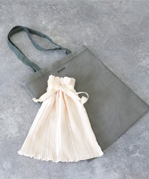 archives(アルシーヴ)の「プリーツ巾着付きメッシュトート(トートバッグ・レディース・ブラック/ベージュ/グレー・FREE)」の3枚目の写真