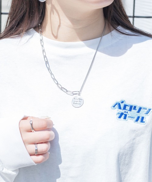 PairPair（ペアペア）の「ロゴプレートネックレス（ネックレス・レディース・ゴールド/シルバー・FREE）」の2枚目の写真