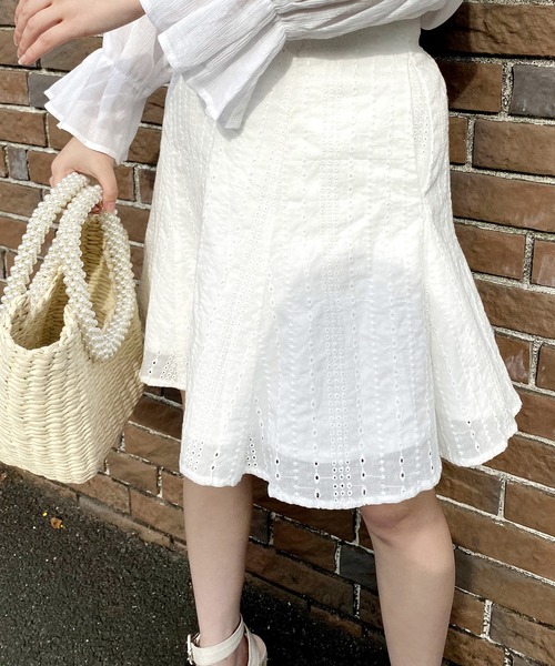 one after another NICE CLAUP(ワンアフターアナザーナイスクラップ)の「フレアミニスカート(スカート・レディース・ブラック/ホワイト系その他/ブラック系その他・FREE)」の5枚目の写真