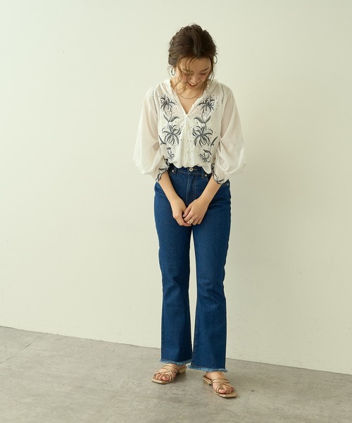 natural couture（ナチュラルクチュール）の「【大人ナチュ】ストレッチソフトフレアデニムパンツ（デニムパンツ・レディース・ブラック/ブルー・SMALL/MEDIUM/LARGE）」の19枚目の写真