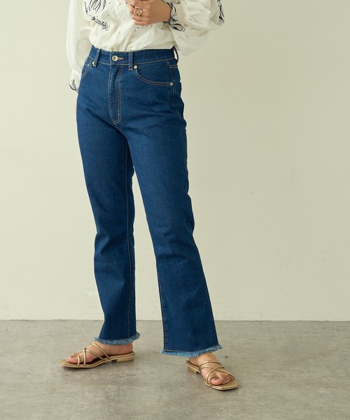 natural couture（ナチュラルクチュール）の「【大人ナチュ】ストレッチソフトフレアデニムパンツ（デニムパンツ・レディース・ブラック/ブルー・SMALL/MEDIUM/LARGE）」の17枚目の写真