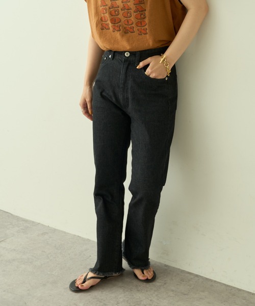 natural couture（ナチュラルクチュール）の「【大人ナチュ】ストレッチソフトフレアデニムパンツ（デニムパンツ・レディース・ブラック/ブルー・SMALL/MEDIUM/LARGE）」の3枚目の写真