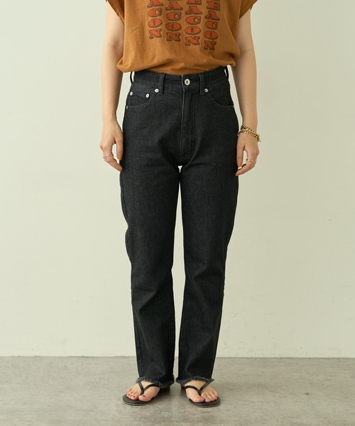 natural couture（ナチュラルクチュール）の「【大人ナチュ】ストレッチソフトフレアデニムパンツ（デニムパンツ・レディース・ブラック/ブルー・SMALL/MEDIUM/LARGE）」の21枚目の写真