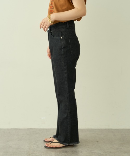 natural couture（ナチュラルクチュール）の「【大人ナチュ】ストレッチソフトフレアデニムパンツ（デニムパンツ・レディース・ブラック/ブルー・SMALL/MEDIUM/LARGE）」の22枚目の写真