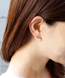 colleca la（コレカラ）の「ノンホール・3粒パールの樹脂イヤリング〈金属アレルギー対応〉（イヤリング）」