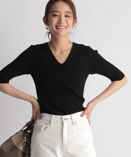 Andemiu(アンデミュウ)の「フロントキリカエVネックニット215626(ニット/セーター・レディース・ブラック/ブラウン/オフホワイト/ブルー・FREE)」の10枚目の写真