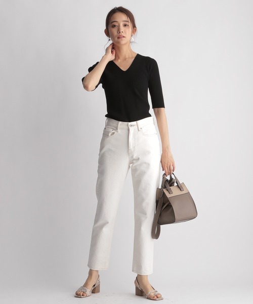 Andemiu(アンデミュウ)の「フロントキリカエVネックニット215626(ニット/セーター・レディース・ブラック/ブラウン/オフホワイト/ブルー・FREE)」の11枚目の写真