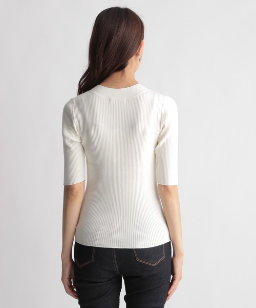 Andemiu(アンデミュウ)の「フロントキリカエVネックニット215626(ニット/セーター・レディース・ブラック/ブラウン/オフホワイト/ブルー・FREE)」の18枚目の写真