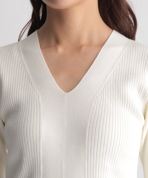 Andemiu(アンデミュウ)の「フロントキリカエVネックニット215626(ニット/セーター・レディース・ブラック/ブラウン/オフホワイト/ブルー・FREE)」の20枚目の写真