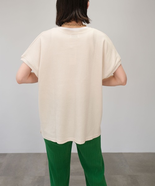 ＡＮＤＪ（アンドジェイ）の「深キーネックフレンチスリーブサーマルTシャツ（Tシャツ/カットソー・レディース・モカ/ライトカーキ/ベージュ系その他・M）」の9枚目の写真