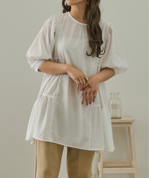 Ambre Neige（アンブルネージュ）の「ティアードギャザーブラウス／【WEB/EC限定商品】（シャツ/ブラウス・レディース・ホワイト/モカ/ライトベージュ・FREE）」の4枚目の写真