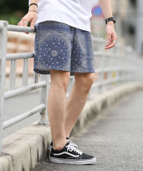 URBAN RESEARCH Sonny Label（アーバンリサーチサニーレーベル）の「バンダナ柄イージーショーツ（その他パンツ・メンズ・ベージュ/ライトブルー・MEDIUM/LARGE）」の2枚目の写真