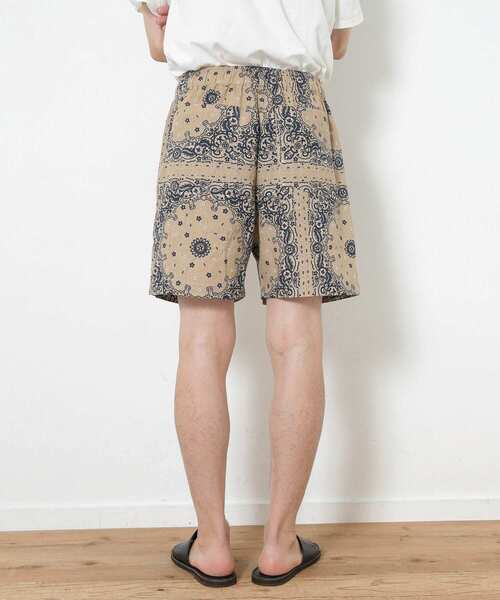 URBAN RESEARCH Sonny Label（アーバンリサーチサニーレーベル）の「バンダナ柄イージーショーツ（その他パンツ・メンズ・ベージュ/ライトブルー・MEDIUM/LARGE）」の3枚目の写真