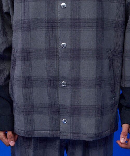 UNITED TOKYO（ユナイテッドトウキョウ）の「スラッシュチェックコーチシャツ（シャツ/ブラウス・メンズ・ベージュ/グレー・FREE）」の11枚目の写真