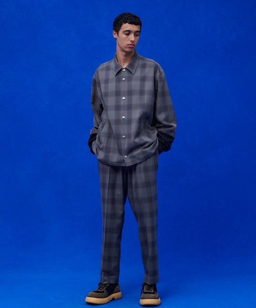 UNITED TOKYO（ユナイテッドトウキョウ）の「スラッシュチェックコーチシャツ（シャツ/ブラウス・メンズ・ベージュ/グレー・FREE）」の16枚目の写真