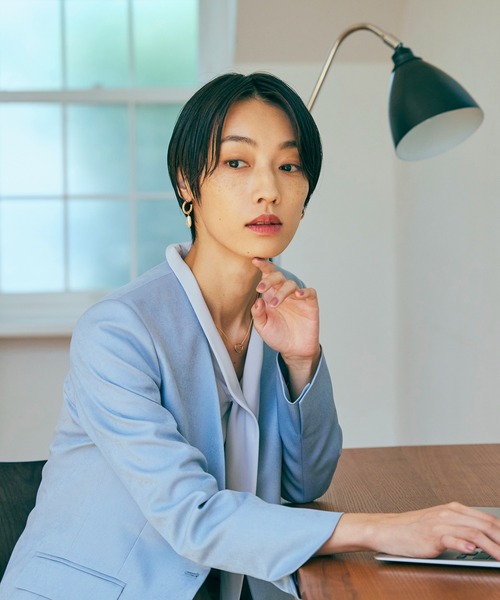 KASHIYAMA（カシヤマ）の「＜ウォッシャブル＞ウールライクポーリーツイルノーカラーロングジャケット（ノーカラージャケット・レディース・ライトブルー/ブラウン/モカ/ピンクベージュ/グレー・マルチサイズ）」の22枚目の写真