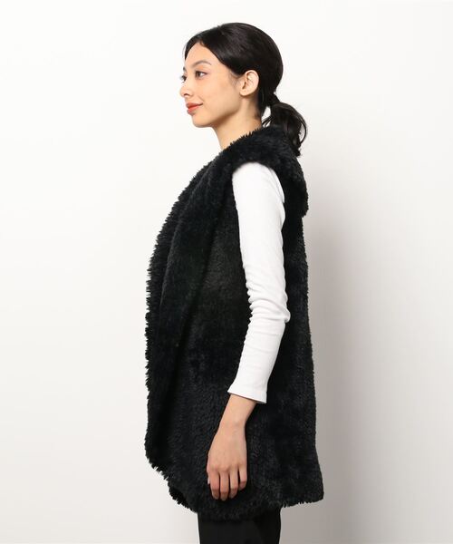 Guess（ゲス）の「Raffaella Faux-Fur Vest（ベスト）」 - WEAR