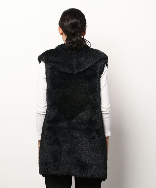 Guess（ゲス）の「Raffaella Faux-Fur Vest（ベスト）」 - WEAR