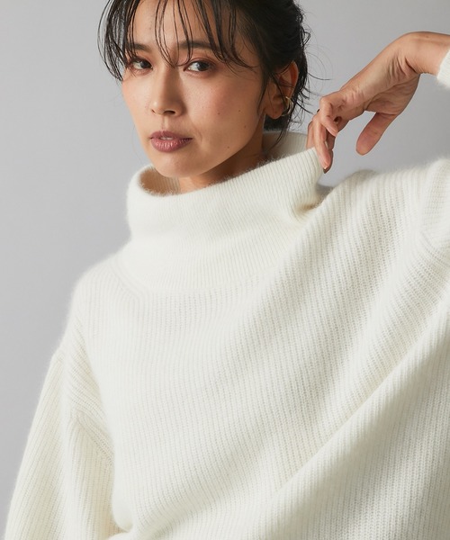 RIVE DROITE（リヴドロワ）の「シーズンムードたっぷりに仕上げた一枚　FOX混ボリュームスリーブニット（ニット/セーター・レディース・ライトグレー/オフホワイト/グリーン・FREE）」の17枚目の写真