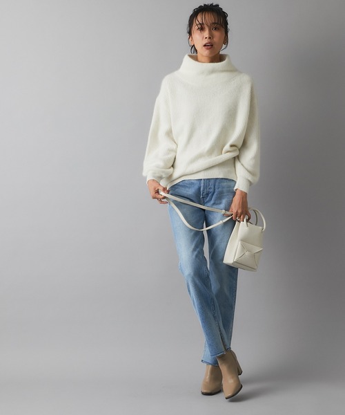 RIVE DROITE（リヴドロワ）の「シーズンムードたっぷりに仕上げた一枚　FOX混ボリュームスリーブニット（ニット/セーター・レディース・ライトグレー/オフホワイト/グリーン・FREE）」の18枚目の写真