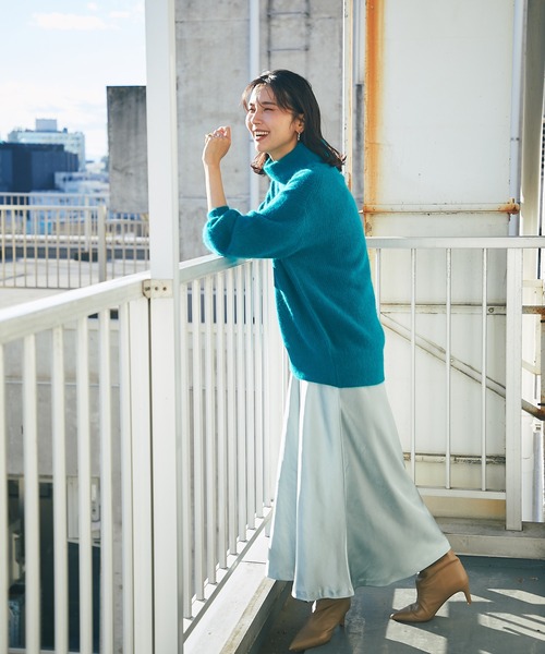 RIVE DROITE（リヴドロワ）の「シーズンムードたっぷりに仕上げた一枚　FOX混ボリュームスリーブニット（ニット/セーター・レディース・ライトグレー/オフホワイト/グリーン・FREE）」の9枚目の写真