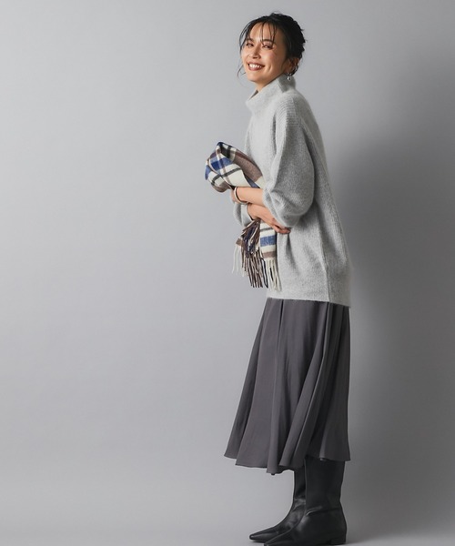 RIVE DROITE（リヴドロワ）の「シーズンムードたっぷりに仕上げた一枚　FOX混ボリュームスリーブニット（ニット/セーター・レディース・ライトグレー/オフホワイト/グリーン・FREE）」の15枚目の写真