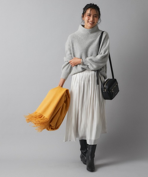 RIVE DROITE（リヴドロワ）の「シーズンムードたっぷりに仕上げた一枚　FOX混ボリュームスリーブニット（ニット/セーター・レディース・ライトグレー/オフホワイト/グリーン・FREE）」の7枚目の写真