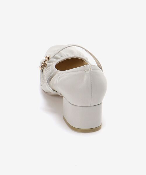 MAJESTIC LEGON（マジェスティックレゴン）の「ストラップギャザーパンプス（パンプス・レディース・ブラック/アイボリー/グレイッシュベージュ・SMALL/MEDIUM/LARGE/X-LARGE）」の13枚目の写真