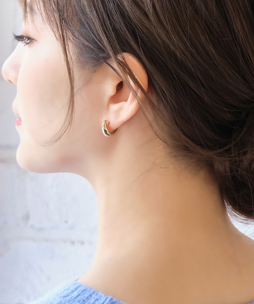 金属アレルギー対応】モードフープセラミックピアス（ピアス（両耳用