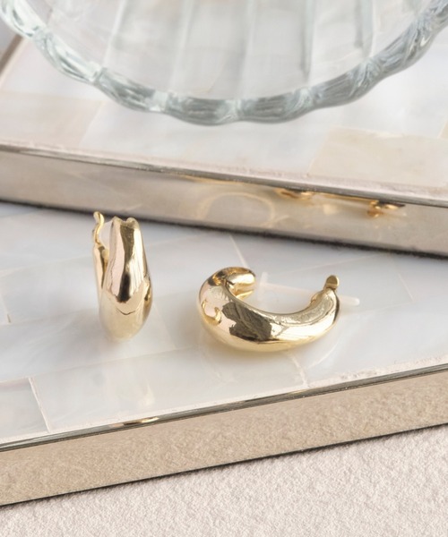 Phoebe（フィービィー）の「【金属アレルギー対応】モードフープセラミックピアス（ピアス（両耳用）・レディース・ピンクゴールド/シルバー/イエローゴールド・FREE）」の8枚目の写真