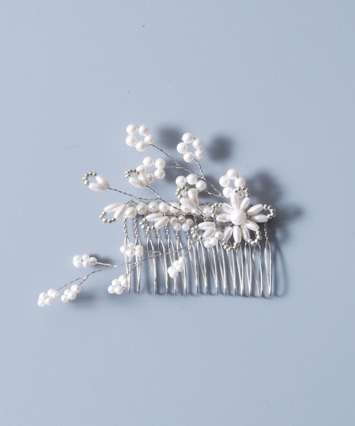 CALIFORNIA OUTFITTERS（カリフォルニア アウトフィッターズ）の「【LULKA（ルールカ）】ホワイトビジューフラワーパールヘアコーム（ヘアピン・レディース・ホワイト・ONE SIZE）」の2枚目の写真