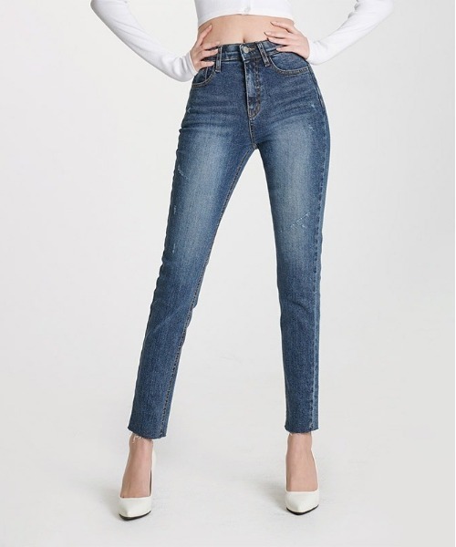 chuu（チュー）の「CHUU Mid Rise Waistband Damaged Skinny Ankle Jeans（デニムパンツ・レディース・ブルー・30/25/26/27/28/29）」の21枚目の写真