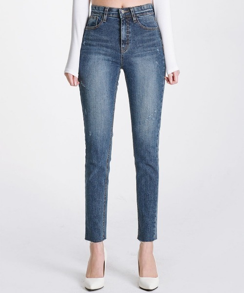 chuu（チュー）の「CHUU Mid Rise Waistband Damaged Skinny Ankle Jeans（デニムパンツ・レディース・ブルー・30/25/26/27/28/29）」の22枚目の写真