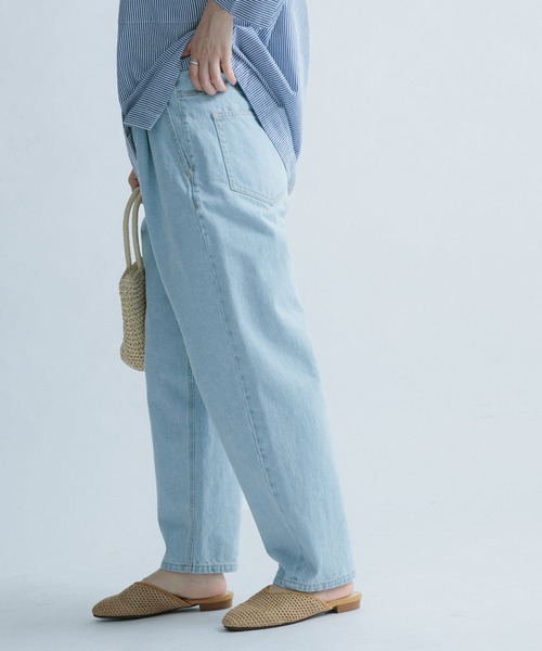 FORK&SPOON（フォークアンドスプーン）の「FORK&SPOON　ワイドテーパードデニムパンツ（デニムパンツ・レディース・ブルー系その他/ワンウォッシュ・1/2）」の5枚目の写真