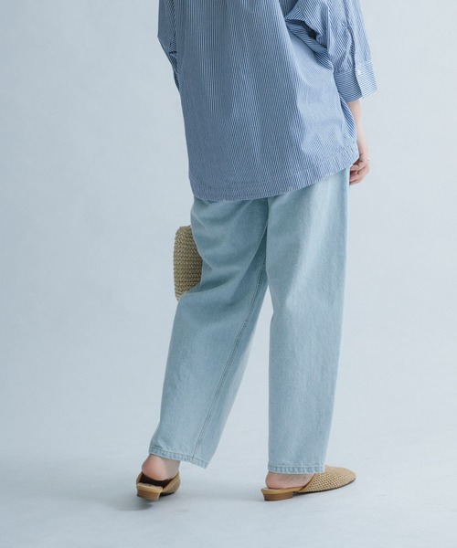 FORK&SPOON（フォークアンドスプーン）の「FORK&SPOON　ワイドテーパードデニムパンツ（デニムパンツ・レディース・ブルー系その他/ワンウォッシュ・1/2）」の8枚目の写真