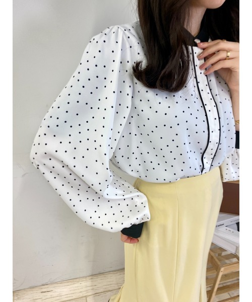 INGNI（イング）の「バイカラートロミ／ブラウス（シャツ/ブラウス・レディース・ホワイト×ブラック/ホワイト系8/サックスブルー系/ピンク系9・M）」の3枚目の写真