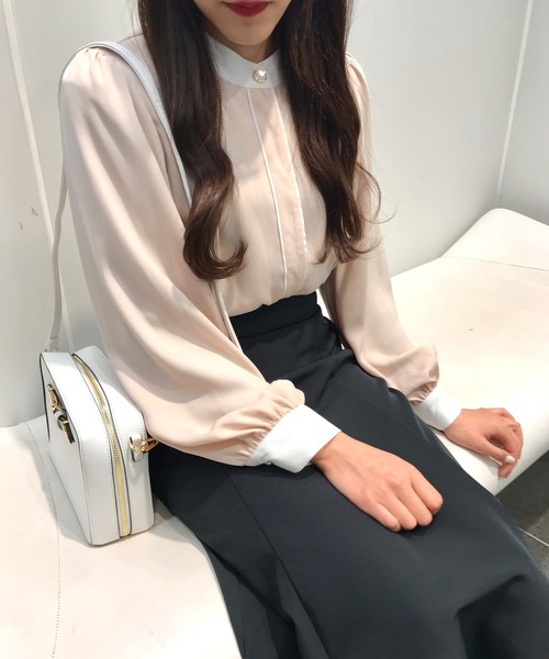 INGNI（イング）の「バイカラートロミ／ブラウス（シャツ/ブラウス・レディース・ホワイト×ブラック/ホワイト系8/サックスブルー系/ピンク系9・M）」の4枚目の写真