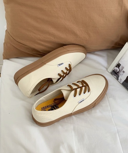 MANGROVE（マングローブ）の「カジュアルローカットスニーカー（スニーカー・レディース・アイボリー/グリーン/ベージュ/ブラウン/ブラック/ホワイト・MEDIUM/LARGE/SMALL）」の8枚目の写真