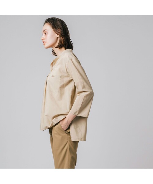 LACOSTE（ラコステ）の「コットンレーヨンスキッパーネックシャツ（シャツ/ブラウス・レディース・ホワイト/ベージュ・38/36/34/40）」の3枚目の写真