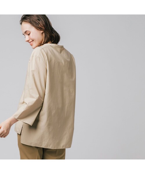 LACOSTE（ラコステ）の「コットンレーヨンスキッパーネックシャツ（シャツ/ブラウス・レディース・ホワイト/ベージュ・38/36/34/40）」の7枚目の写真