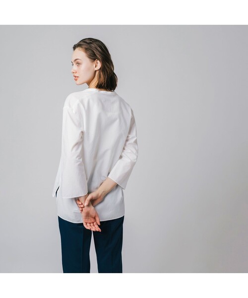 LACOSTE（ラコステ）の「コットンレーヨンスキッパーネックシャツ（シャツ/ブラウス・レディース・ホワイト/ベージュ・38/36/34/40）」の13枚目の写真